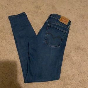 Levi’s 711 skinny size 29